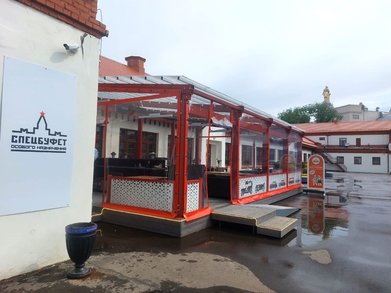 ПВХ шторы для летней террасы кафе в Снегирях